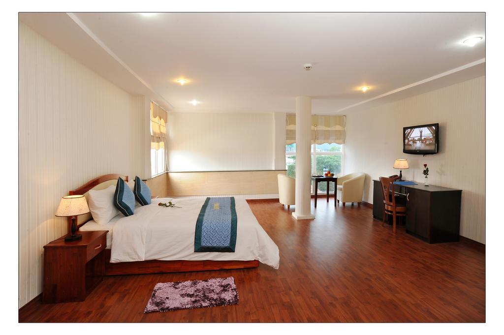 Song Thu Hotel Дананг Экстерьер фото