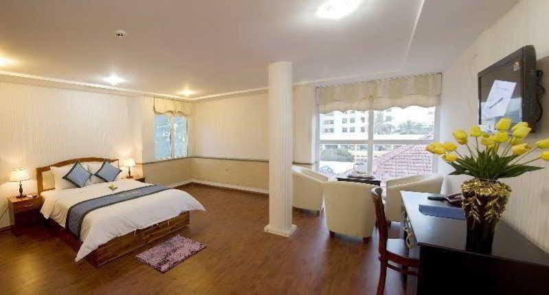 Song Thu Hotel Дананг Экстерьер фото